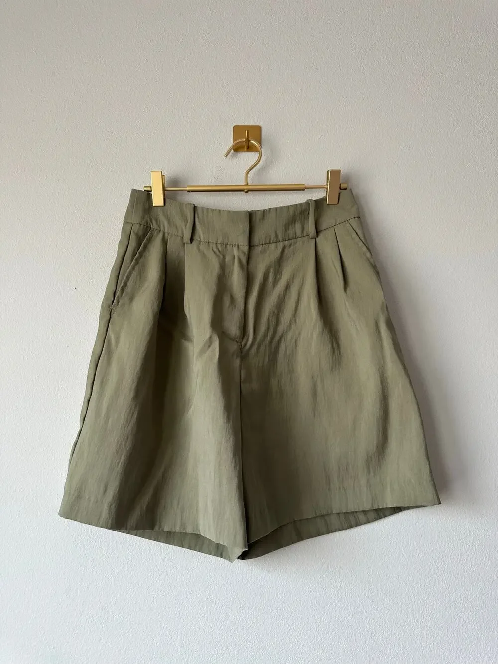 Zara Olive Green Pleated Bermuda Shorts High Rise Tailored Trouser Shorts